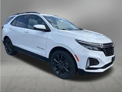 Used 2024 Chevrolet Equinox RS w/ RS Leather Package image 3