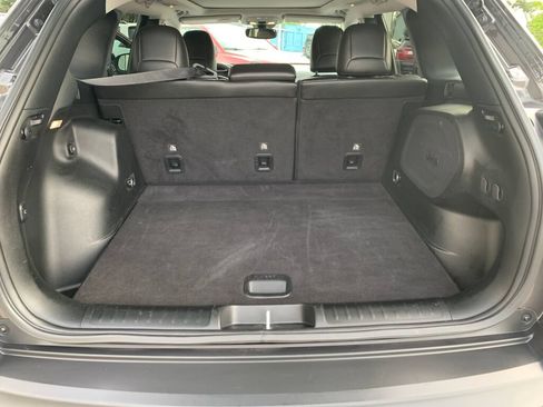 Used 2023 Jeep Cherokee Altitude Lux w/ Lux Elite Package AWD/4WD image 28