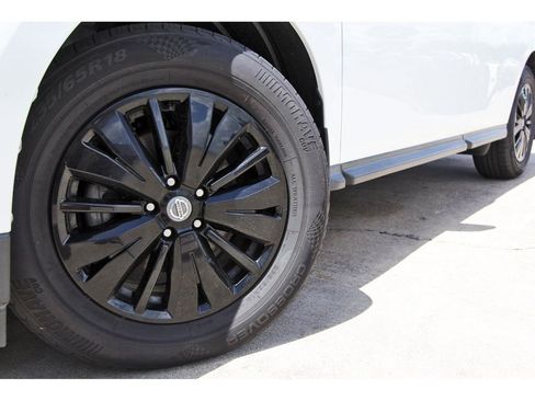 Used 2020 Nissan Pathfinder S FWD image 29