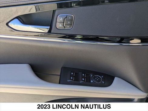 Certified 2023 Lincoln Nautilus FWD w/ Premium Package image 11
