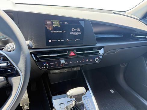 New 2026 Kia Niro LX FWD image 12