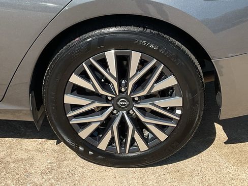 Used 2025 Nissan Altima 2.5 SV image 8