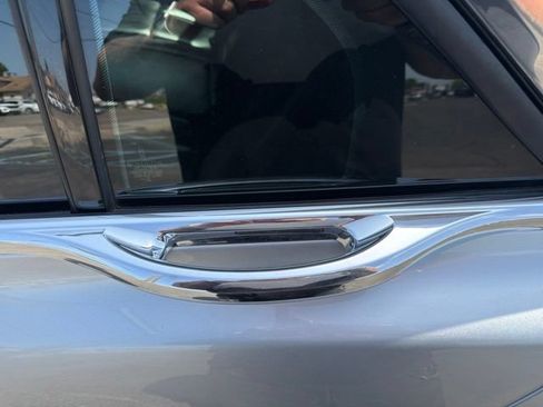 Used 2019 Lincoln Continental Premiere FWD image 21