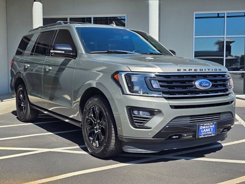 Used 2019 Ford Expedition Limited w/ Equipment Group 303A AWD/4WD image 7