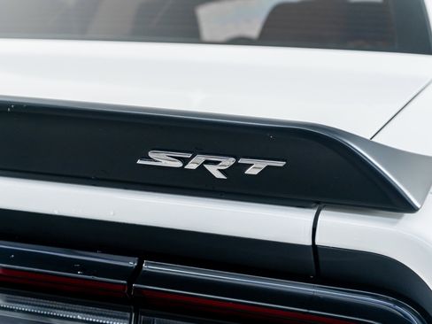 Used 2015 Dodge Challenger SRT Hellcat image 14