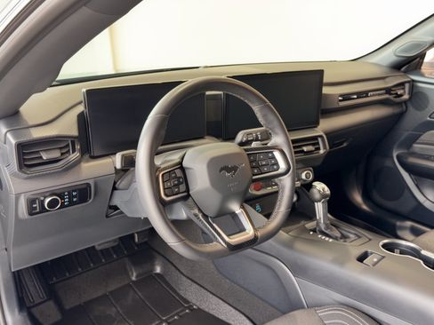 Used 2024 Ford Mustang GT RWD image 4