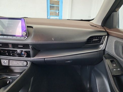 Used 2021 Nissan Rogue S image 31