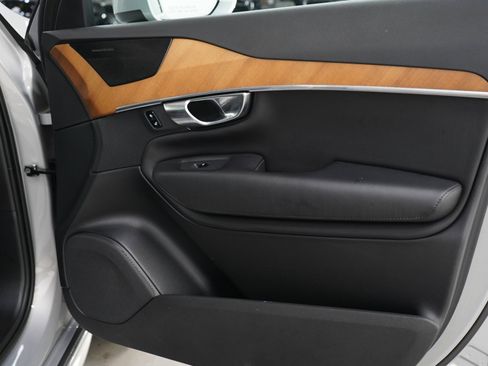 Used 2023 Volvo XC90 B6 Plus AWD/4WD image 9