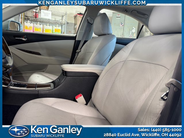 Used 2011 Lexus ES 350 w/ Preferred Accessory Package FWD image 9