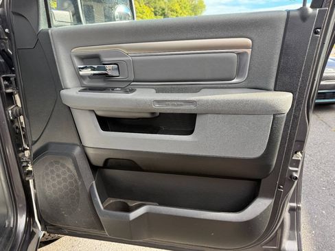 Used 2017 RAM 1500 Classic SLT AWD/4WD image 34
