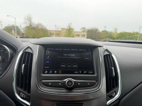 Used 2019 Chevrolet Cruze LT w/ Convenience Package FWD image 11