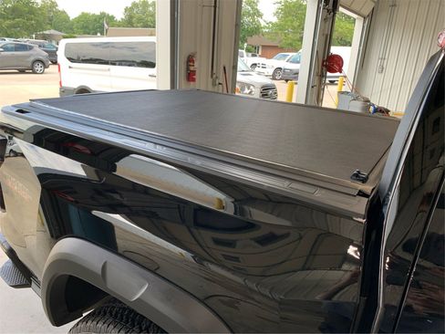 Used 2023 Chevrolet Colorado Trail Boss w/ Technology Package image 22