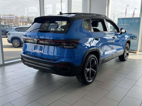 New 2025 Volkswagen Taos SE AWD/4WD image 4