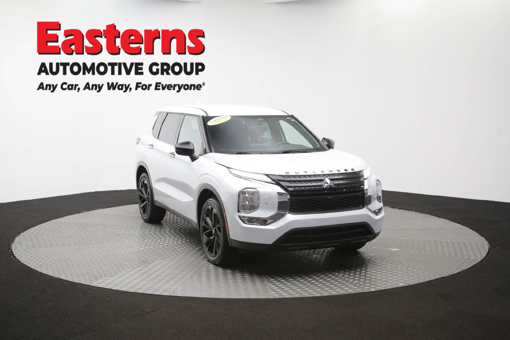 Used 2023 Mitsubishi Outlander SE Black Edition AWD/4WD image 52