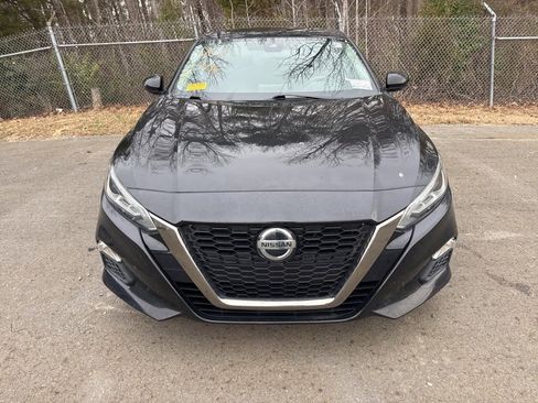 Used 2021 Nissan Altima 2.5 SR w/ SR Premium Package image 2