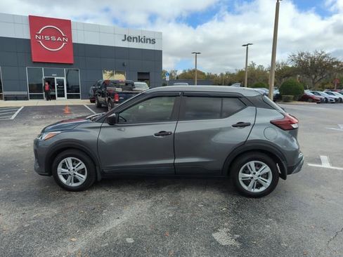 Certified 2022 Nissan Kicks S image 11