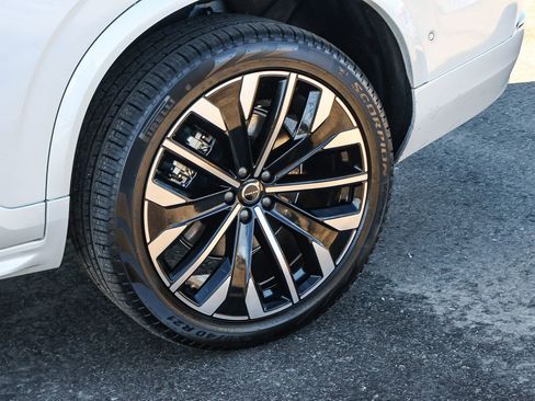 New 2026 Volvo XC90 T8 Plus w/ Protection Package Premier image 9