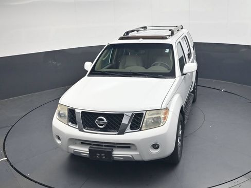 Used 2010 Nissan Pathfinder LE w/ Navigation Pkg AWD/4WD image 40