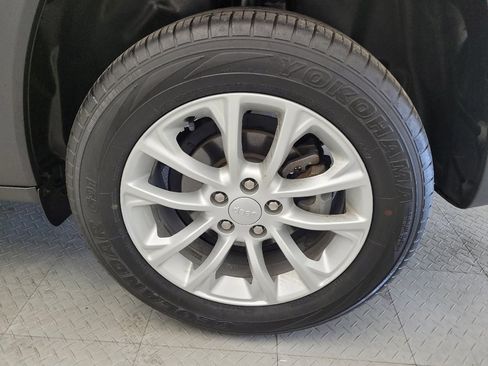 Used 2020 Jeep Cherokee Latitude image 31