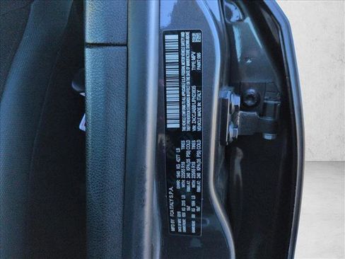 Used 2018 Jeep Renegade Altitude image 23