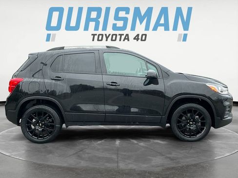 Used 2022 Chevrolet Trax LT w/ Midnight Edition image 7