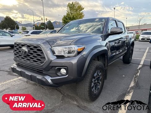 Used 2021 Toyota Tacoma TRD Off-Road w/ Technology Package AWD/4WD image 17