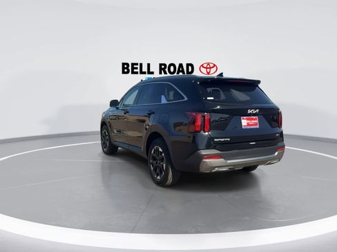 Used 2024 Kia Sorento S image 6
