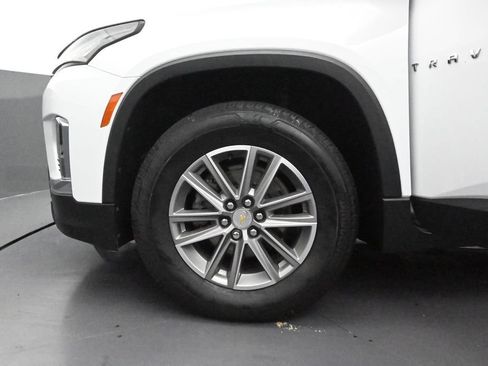 Used 2023 Chevrolet Traverse LT FWD image 13