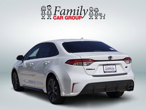 Used 2025 Toyota Corolla SE FWD image 3