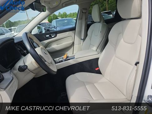 Used 2023 Volvo XC60 B5 Plus AWD/4WD image 26