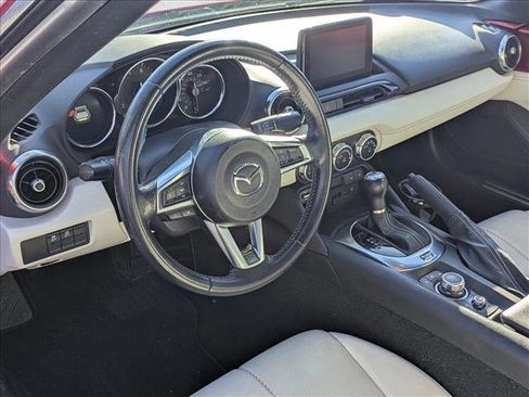 Used 2021 MAZDA MX-5 Miata RF Grand Touring image 8