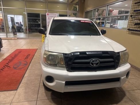 Used 2011 Toyota Tacoma 2WD Access Cab image 2