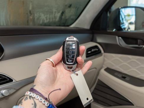 Used 2020 Hyundai Palisade Limited image 15