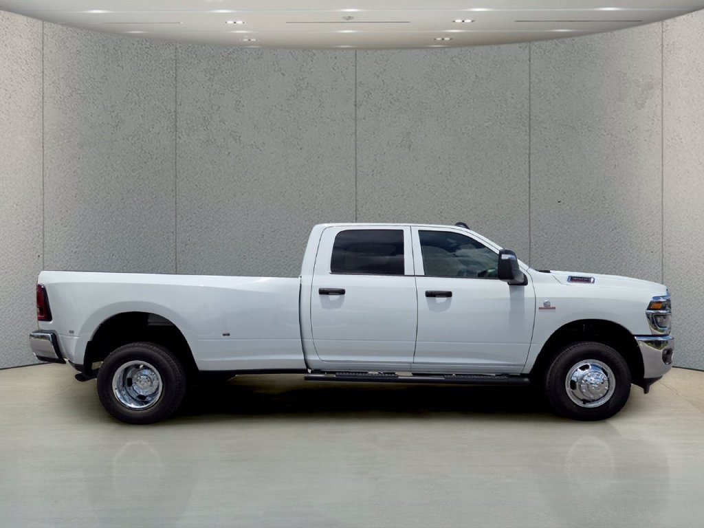 New 2026 RAM 3500 Tradesman AWD/4WD image 2