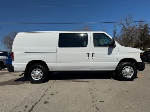 Used 2013 Ford E-250 and Econoline 250 image 4