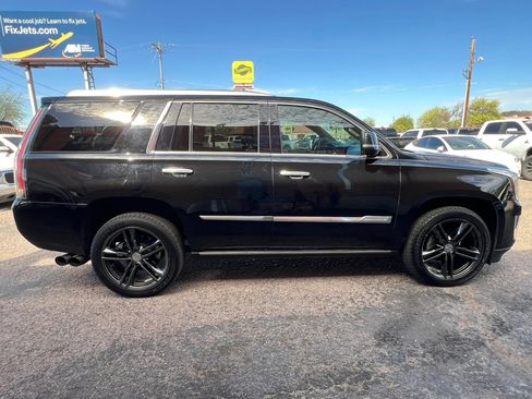 Used 2016 Cadillac Escalade Platinum AWD/4WD image 6