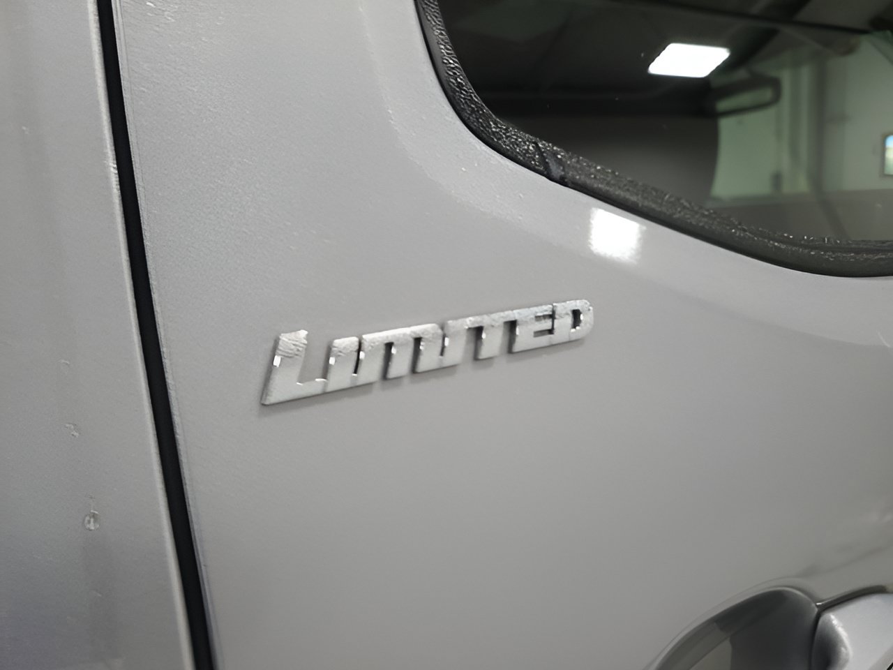 Used 2016 Toyota Tacoma Limited w/ Towing Package AWD/4WD image 11