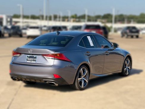 Used 2017 Lexus IS 200t w/ Premium Package RWD image 9