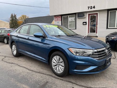 Used 2019 Volkswagen Jetta S image 2