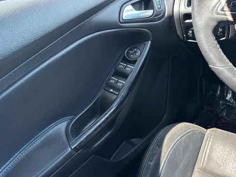 Used 2017 Ford Focus RS AWD/4WD image 19