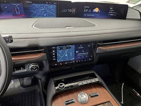 New 2025 Lincoln Navigator Black Label image 14