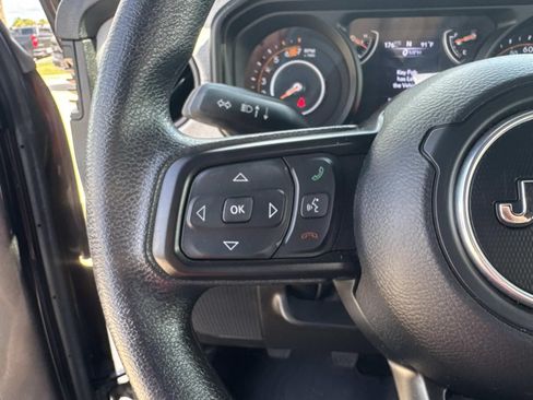 Used 2024 Jeep Wrangler Sport AWD/4WD image 21