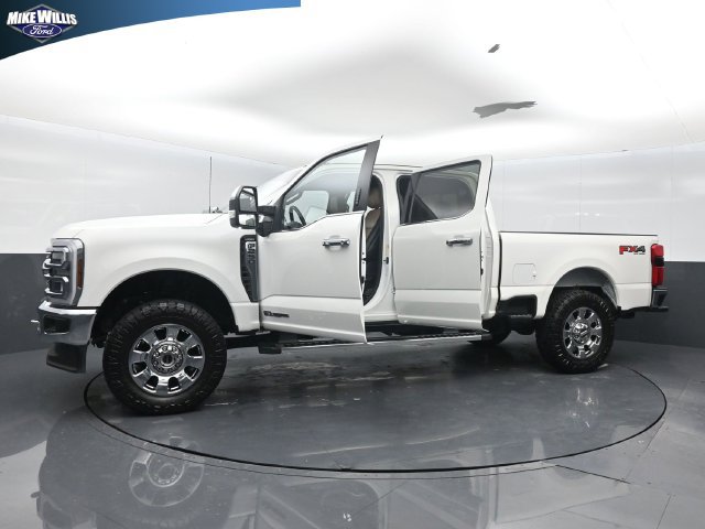 Used 2024 Ford F250 Lariat w/ Chrome Package AWD/4WD image 28