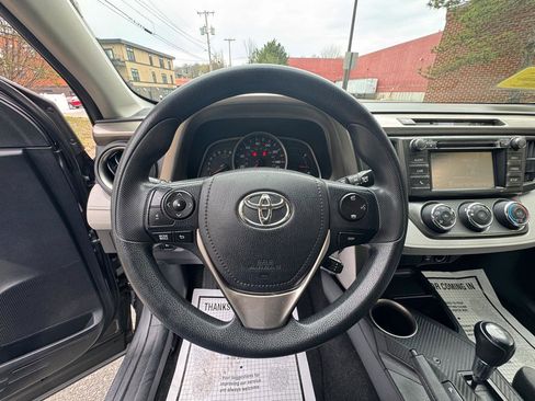 Used 2015 Toyota RAV4 LE image 15