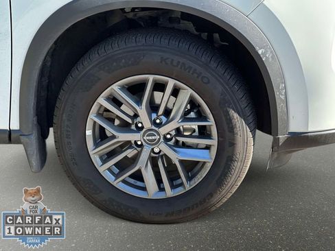 Used 2025 Nissan Rogue S AWD/4WD image 10