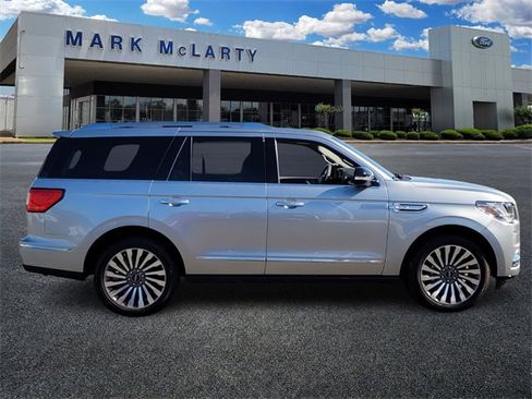 Used 2020 Lincoln Navigator Reserve w/ Luxury Package image 3