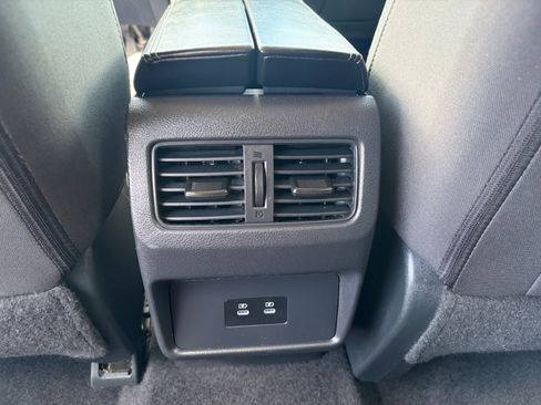 Used 2025 Nissan Rogue SV AWD/4WD image 32