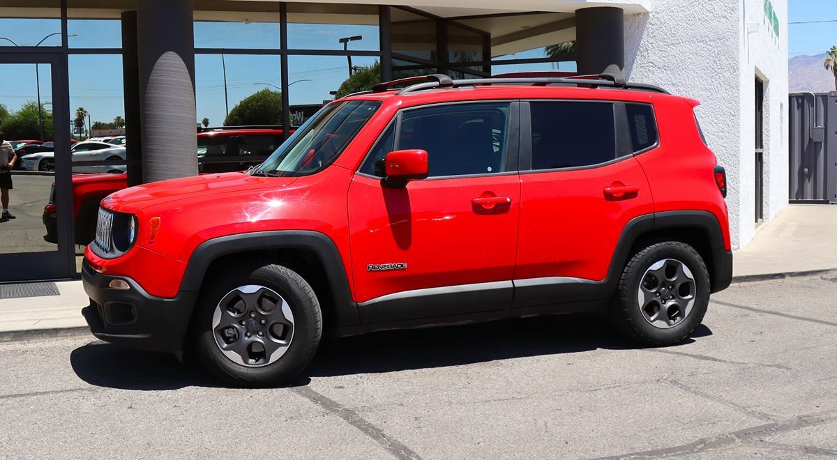 Used 2018 Jeep Renegade Latitude FWD image 4