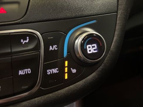 Used 2024 Chevrolet Malibu LT image 32