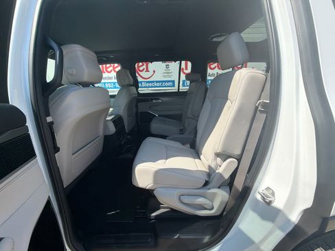 New 2026 Jeep Grand Wagoneer Limited AWD/4WD image 36